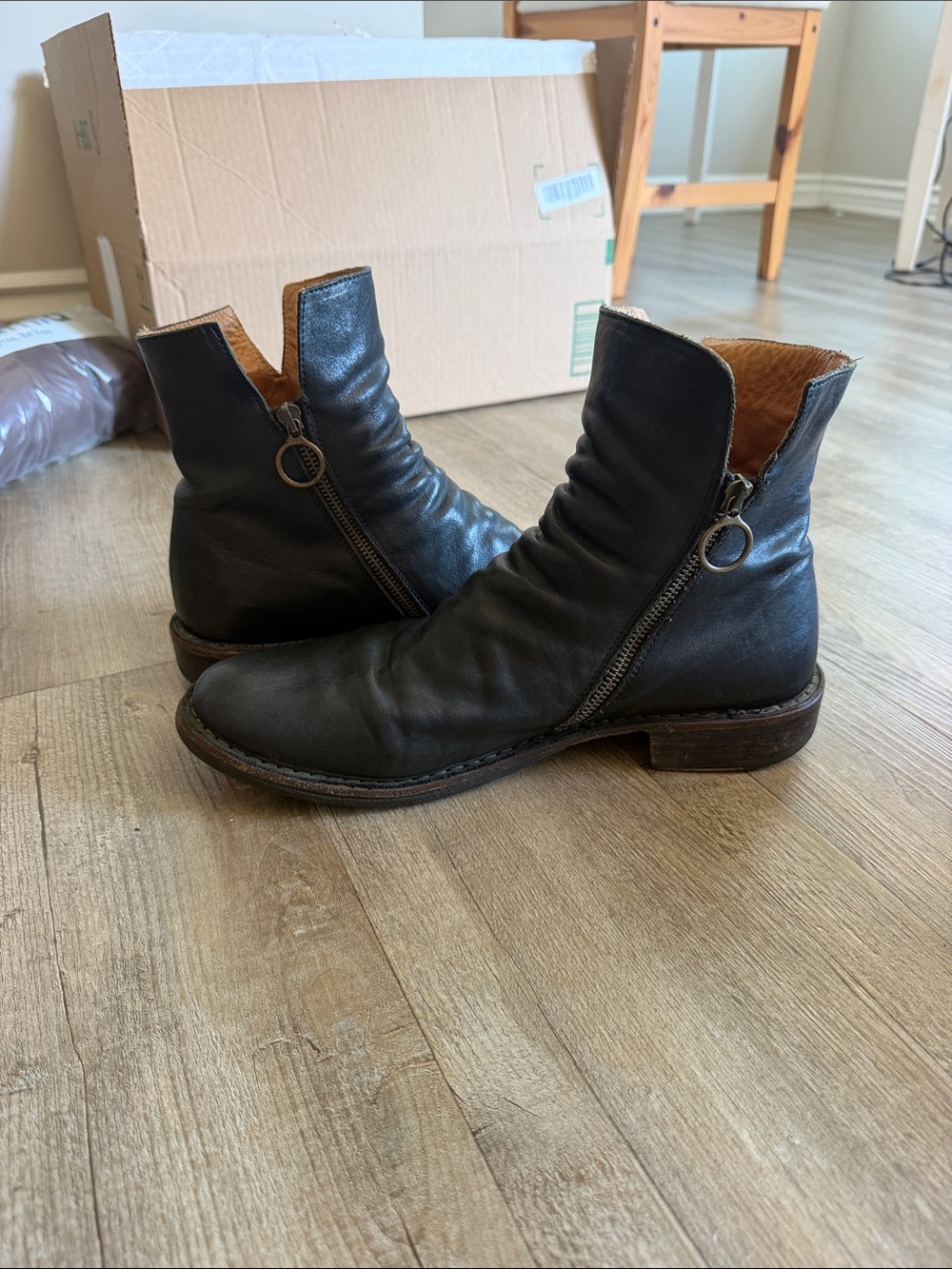 Florentine and baker boots - Picture 3 of 5